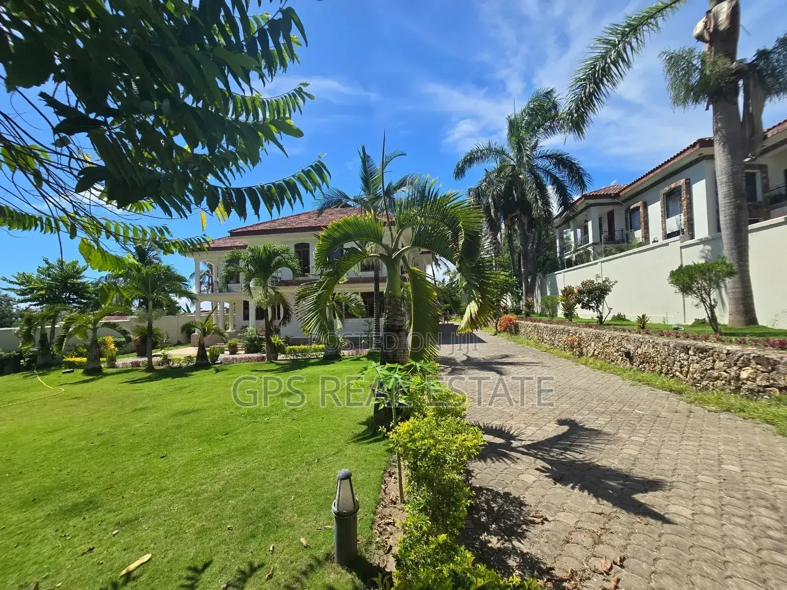 5bdrm House in Salasala Big Brother, Kinondoni for sale