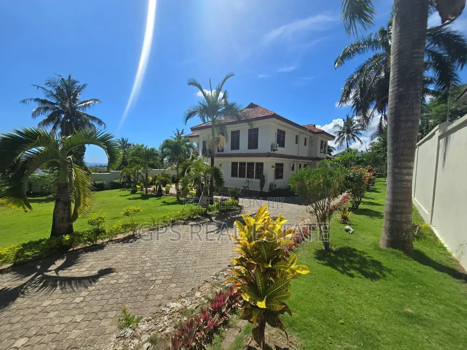 5bdrm House in Salasala Big Brother, Kinondoni for sale
