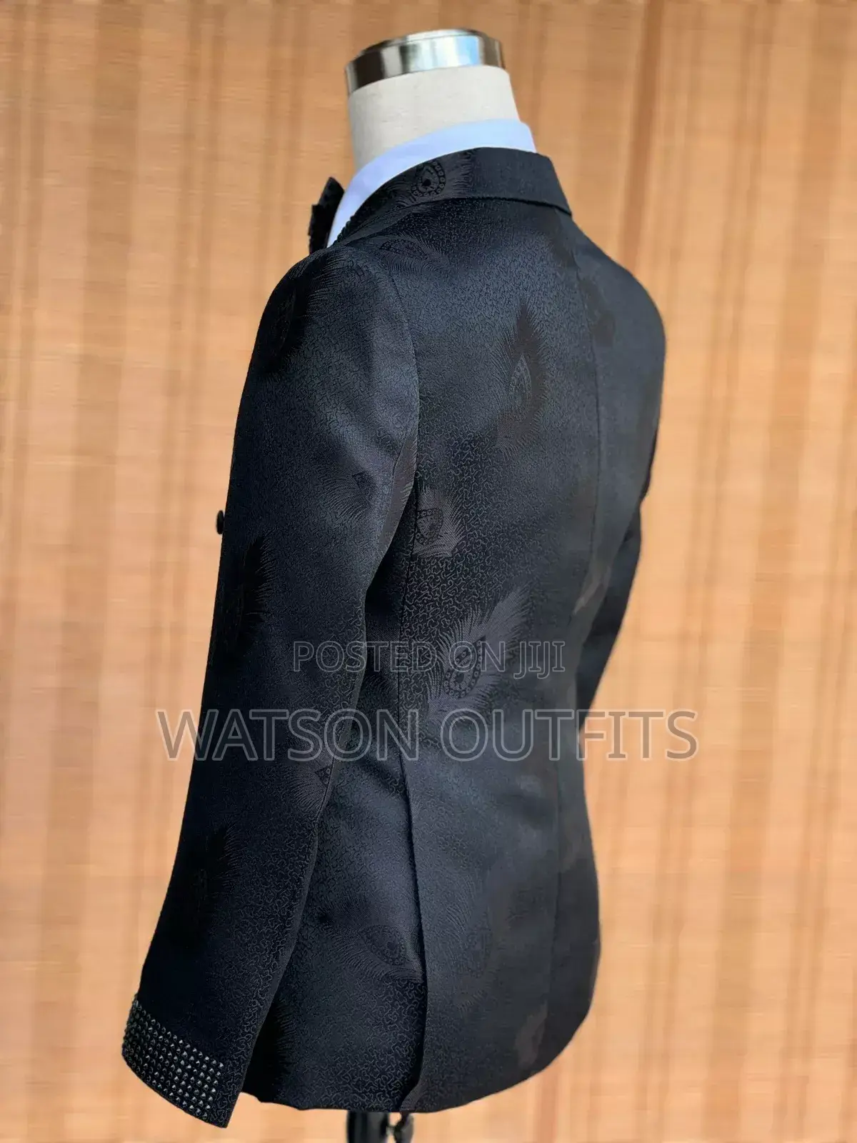 Male Suit Available/Suti Kali Toka Uturuki