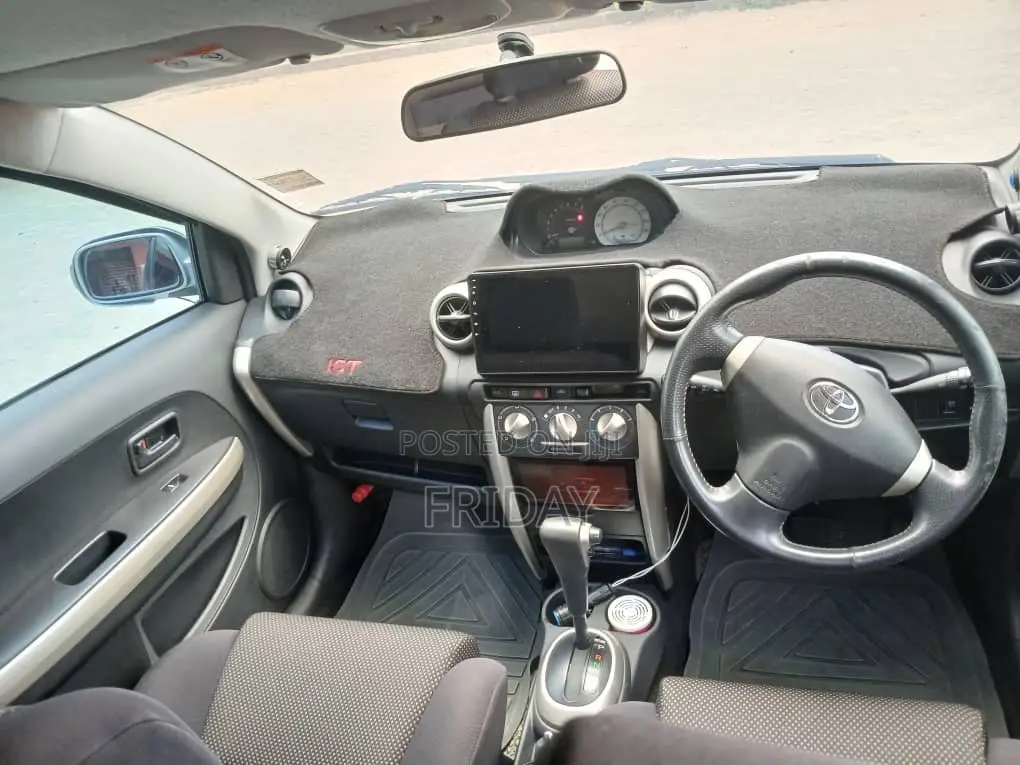 Toyota IST 2004 Silver