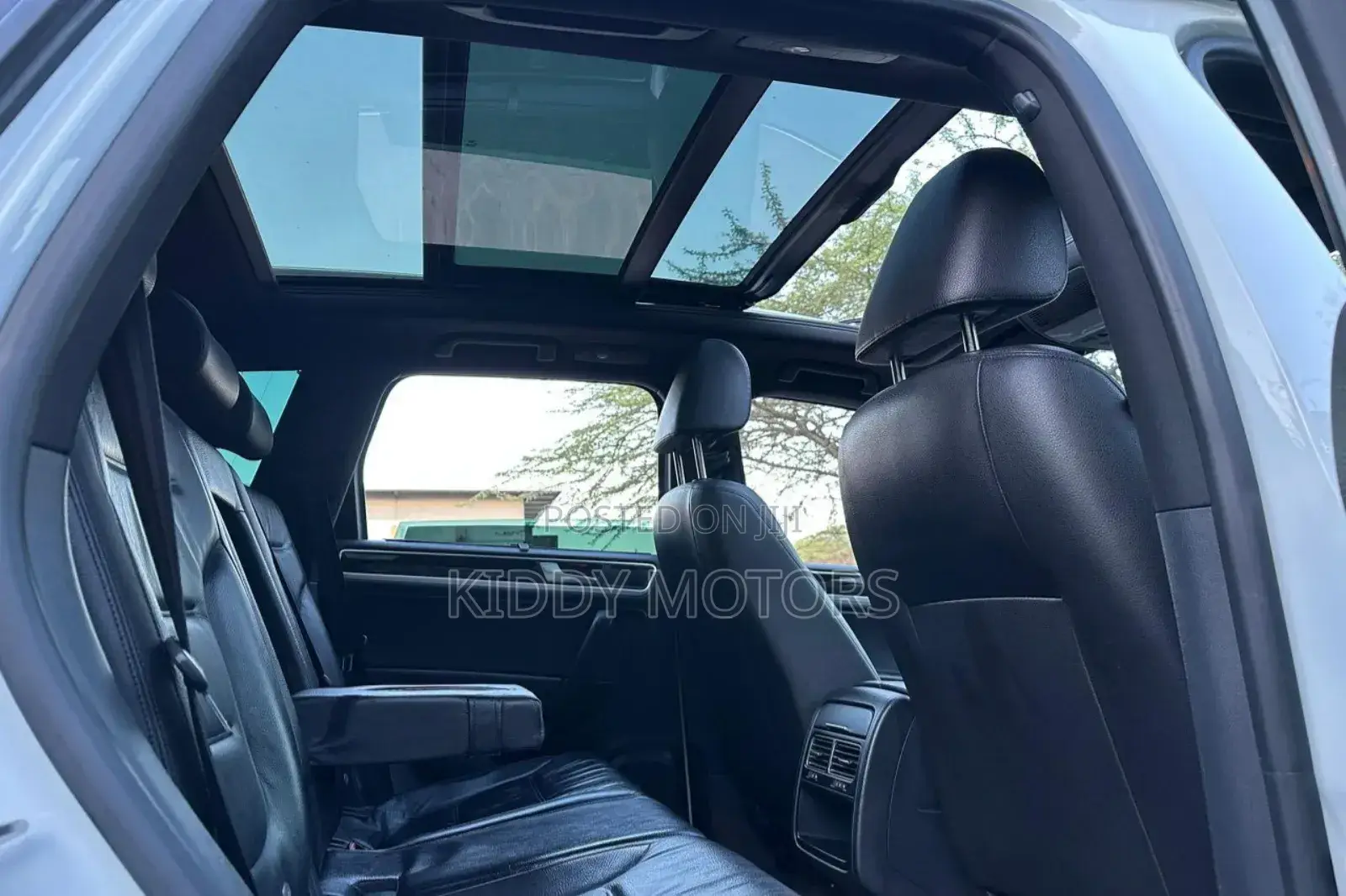 Volkswagen Touareg 2014 White