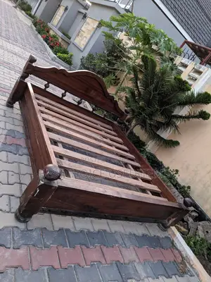Kitanda Mbao Ngumu Size 5/6 Mbso Ngumu