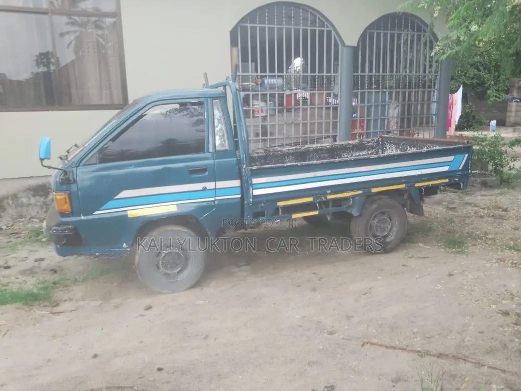 Toyota TownAce 2000 Blue