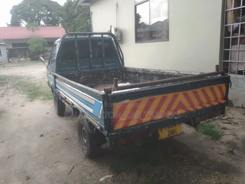 Toyota TownAce 2000 Blue