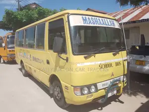 Mitsubishi Fuso Rosa 1998 Yellow