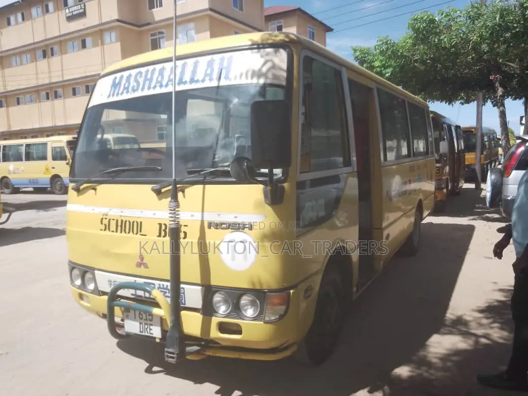 Mitsubishi Fuso Rosa 1998 Yellow