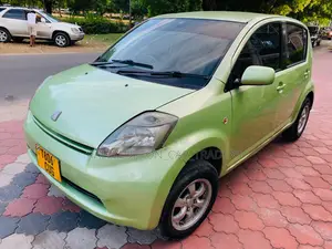 Toyota Passo 2004 Green
