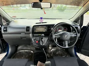 Toyota Wish 2004 Blue