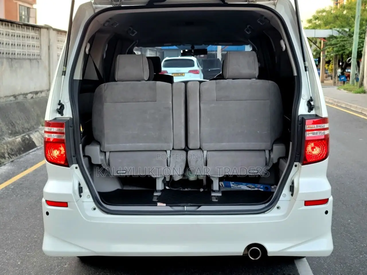 Toyota Alphard 2005 White