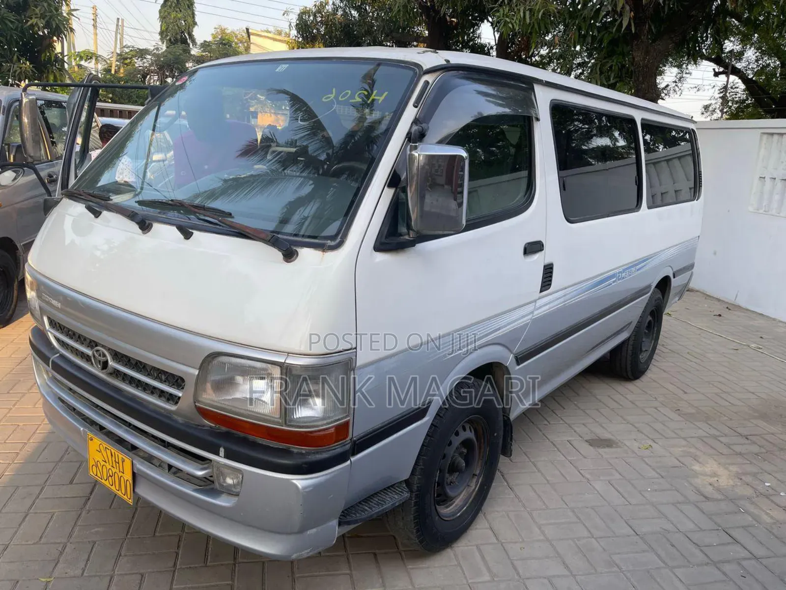 Toyota HiAce 2002 Silver
