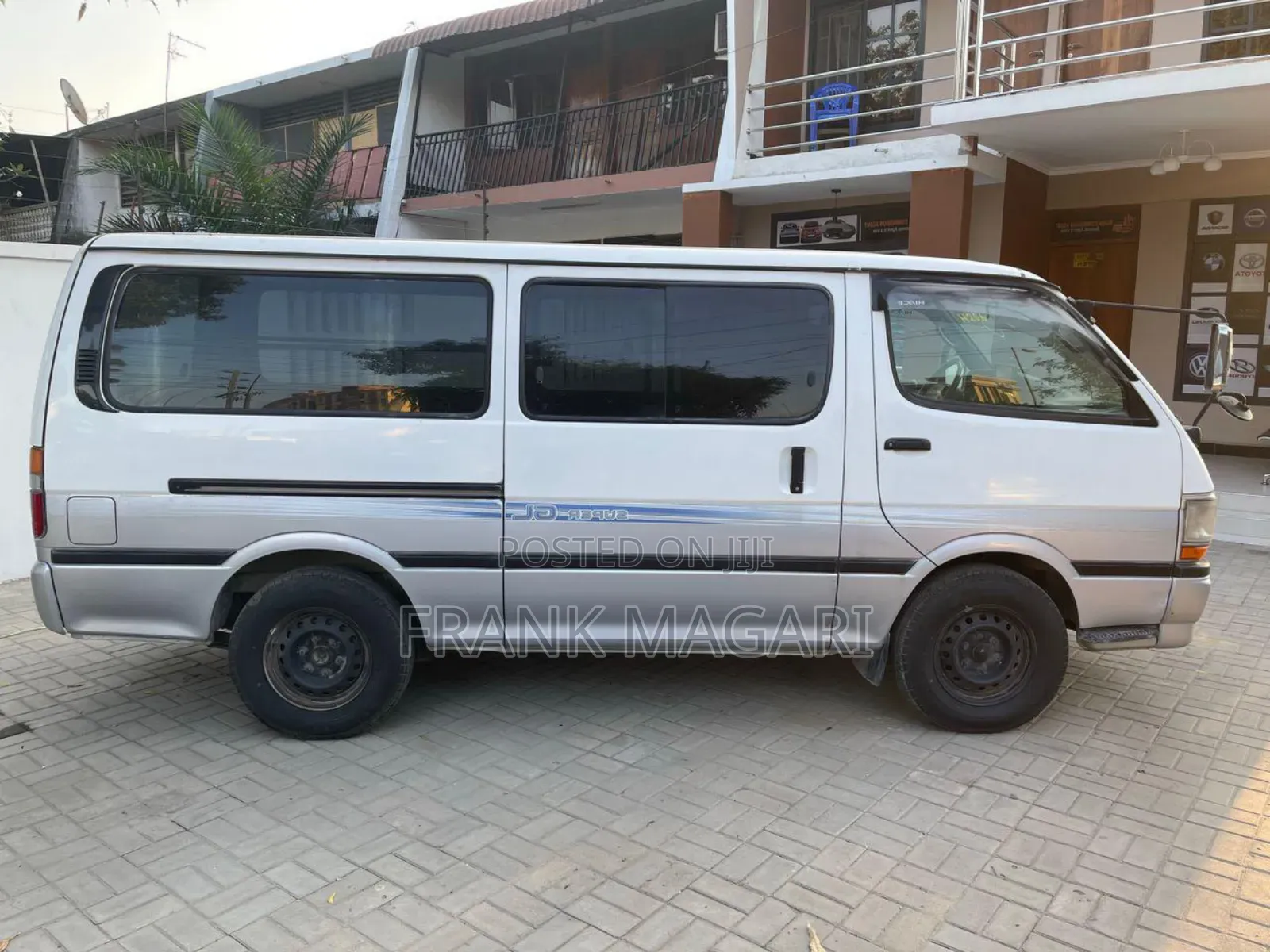 Toyota HiAce 2002 Silver