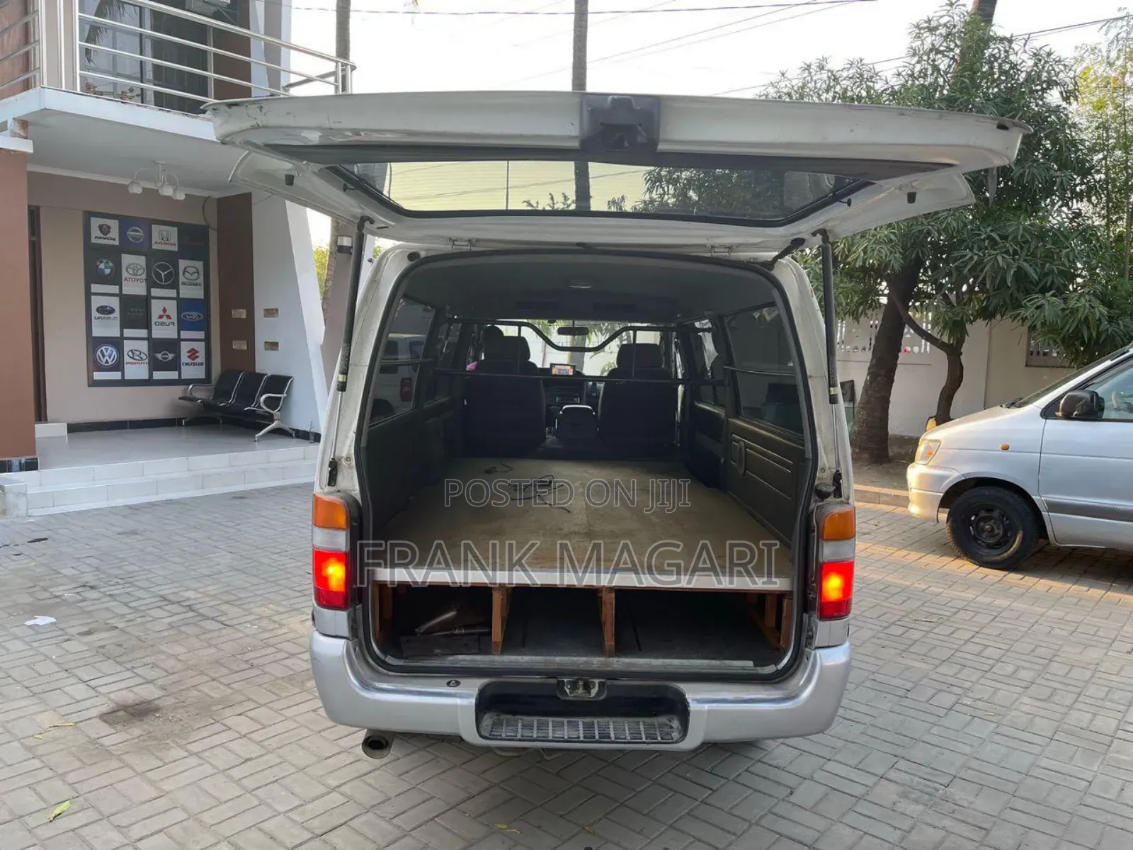 Toyota HiAce 2002 Silver