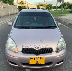 Photo - Toyota Vitz 2002 Silver