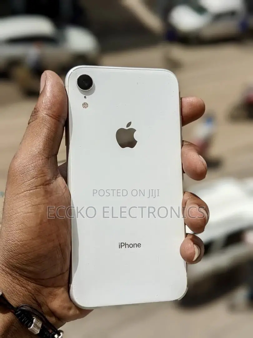 Apple iPhone XR 64 GB White