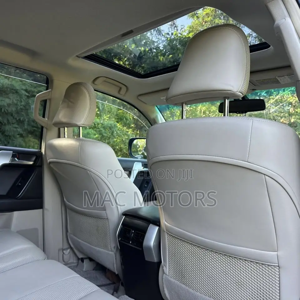 Toyota Land Cruiser Prado 2010 Black