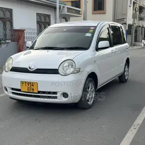 Toyota Sienta 2007 White