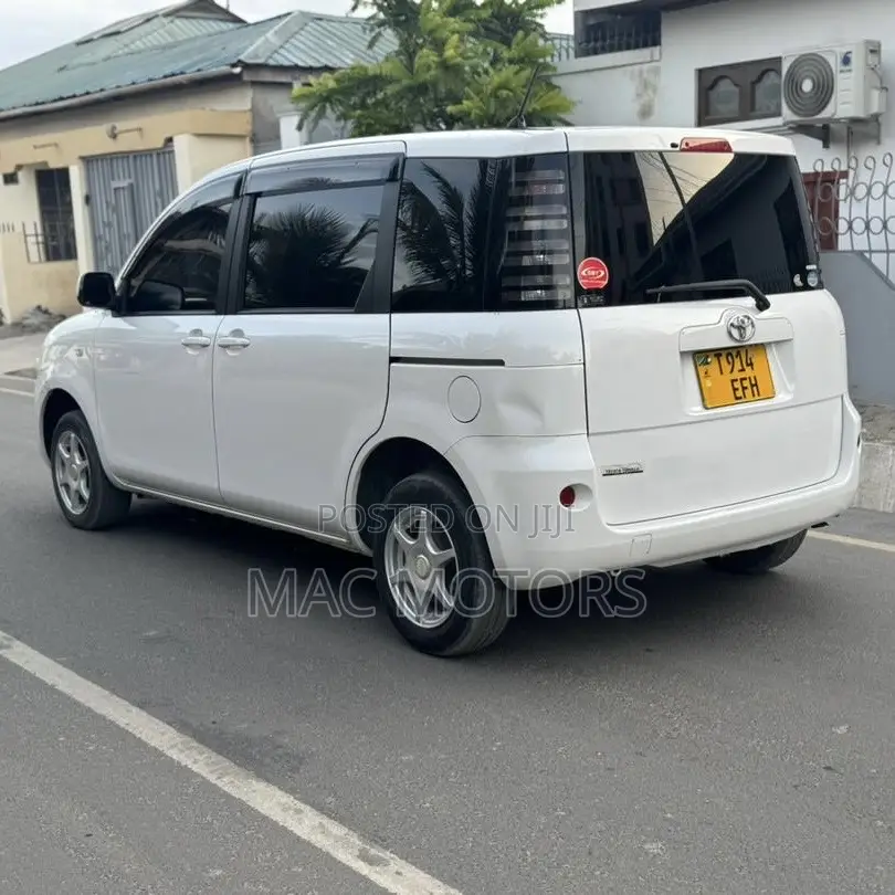Toyota Sienta 2007 White