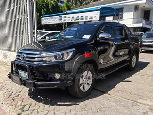 Toyota Hilux 2016 Black