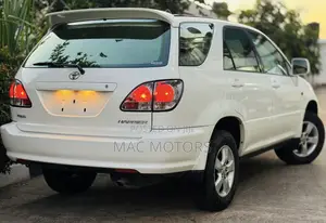 Toyota Harrier 2002 White