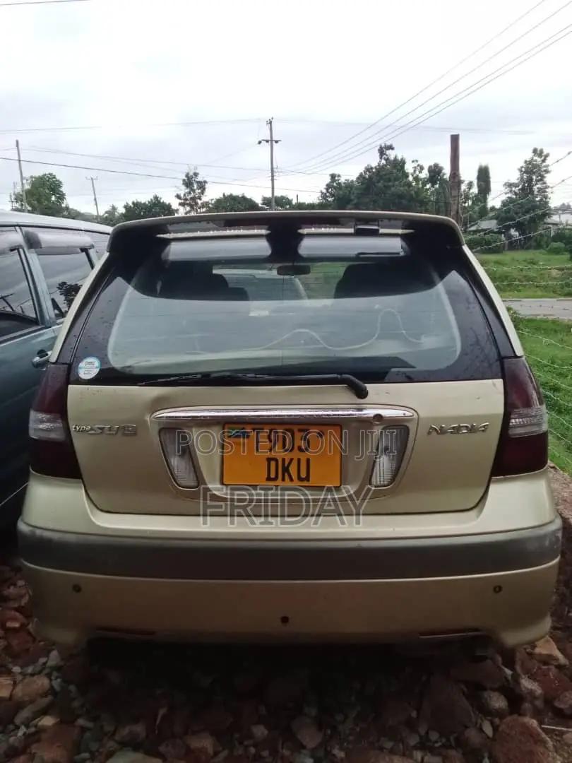Toyota Nadia 2003 Green