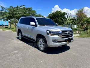Toyota Land Cruiser 2017 Silver