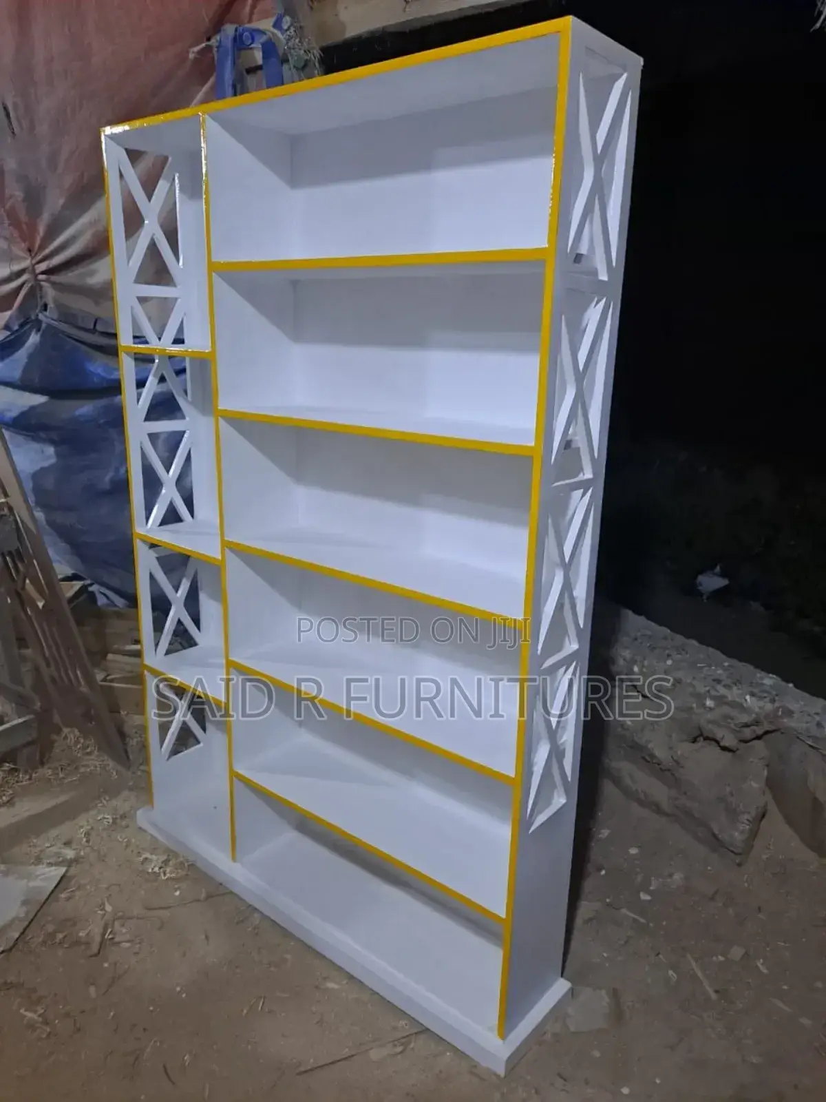 Kabati Ya Viatu,Pochi Na Vibegi