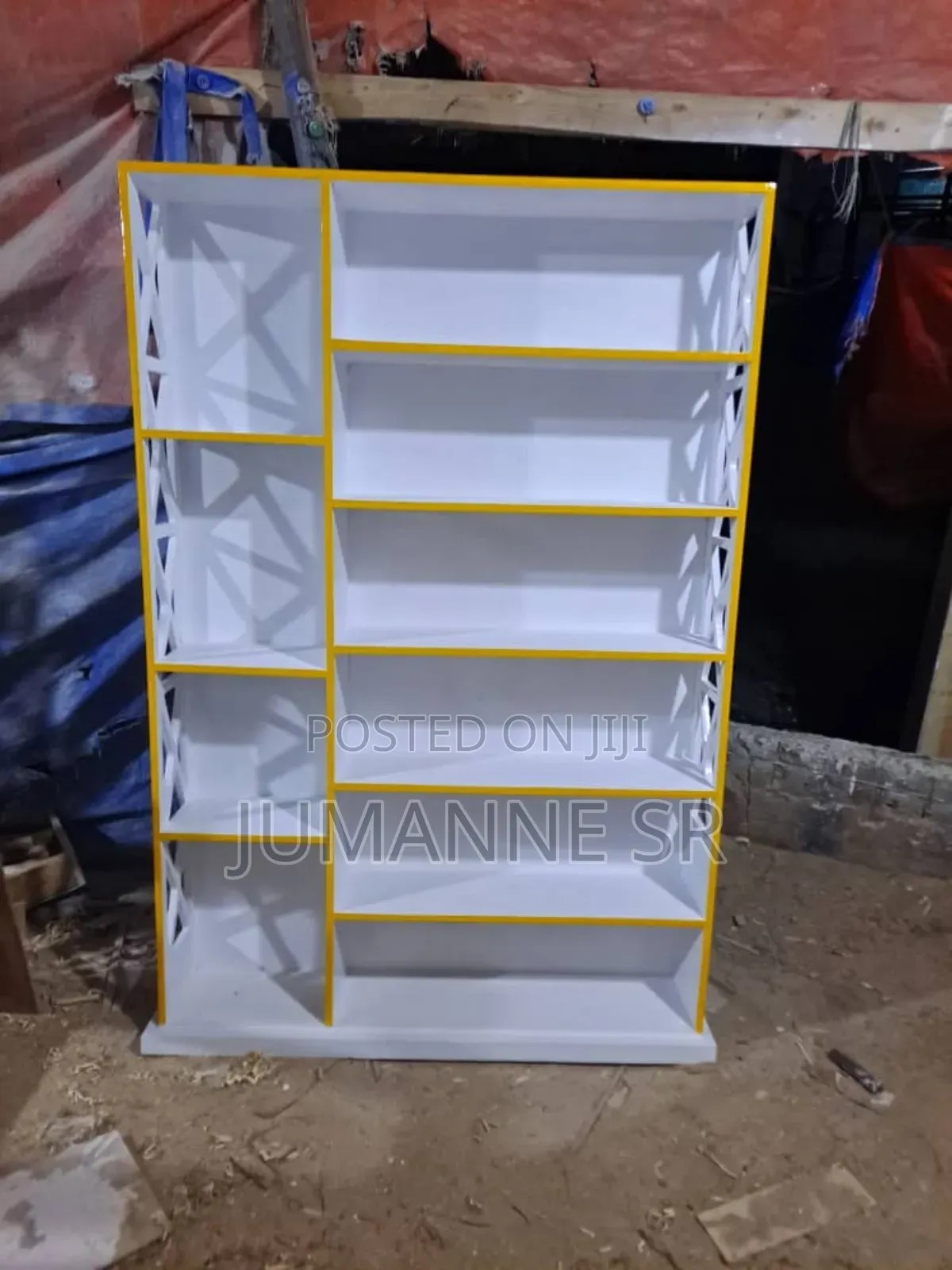 Kabati Ya Viatu,Pochi Na Vibegi