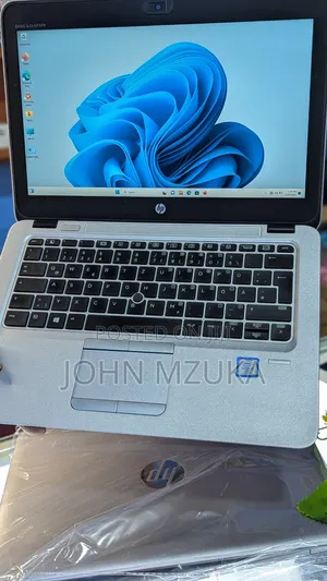 Laptop HP EliteBook 820 G3 8GB Intel Core I5 HDD+SSD 256GB