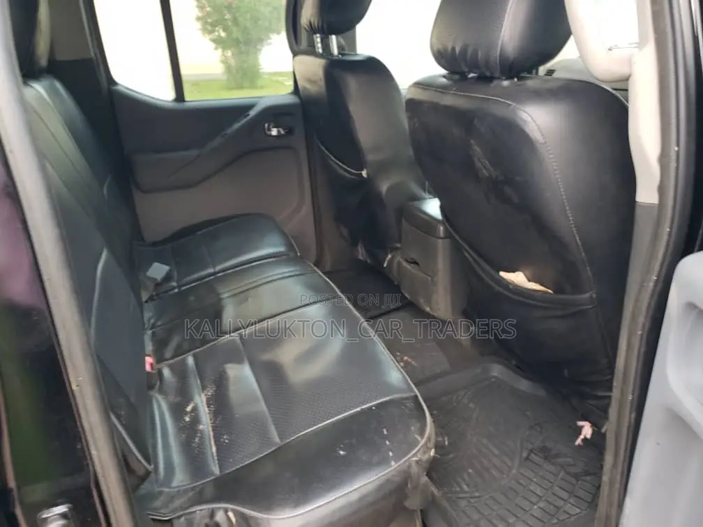 Nissan Navara 2005 Black