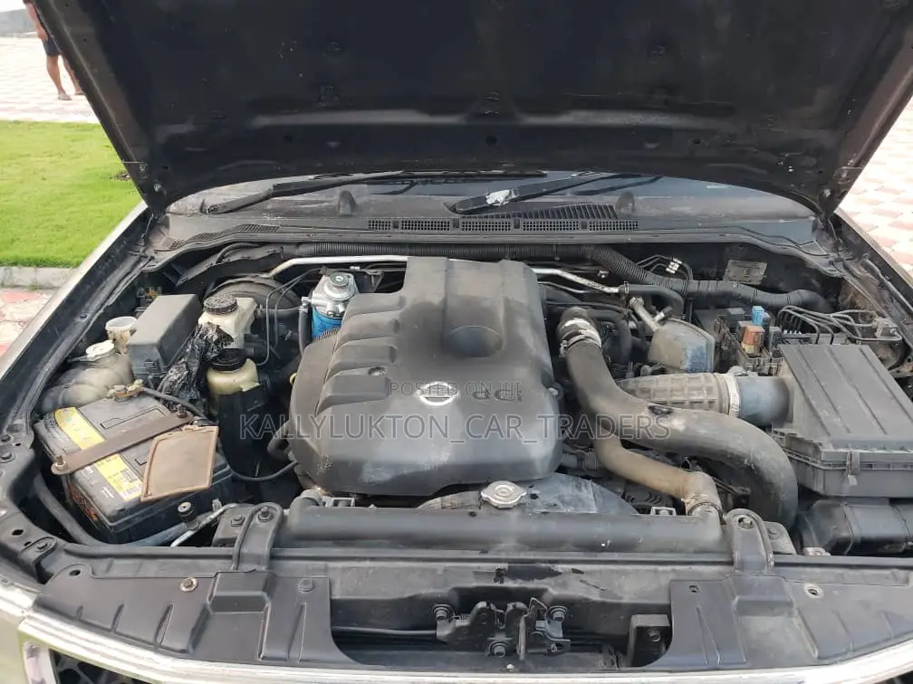 Nissan Navara 2005 Black