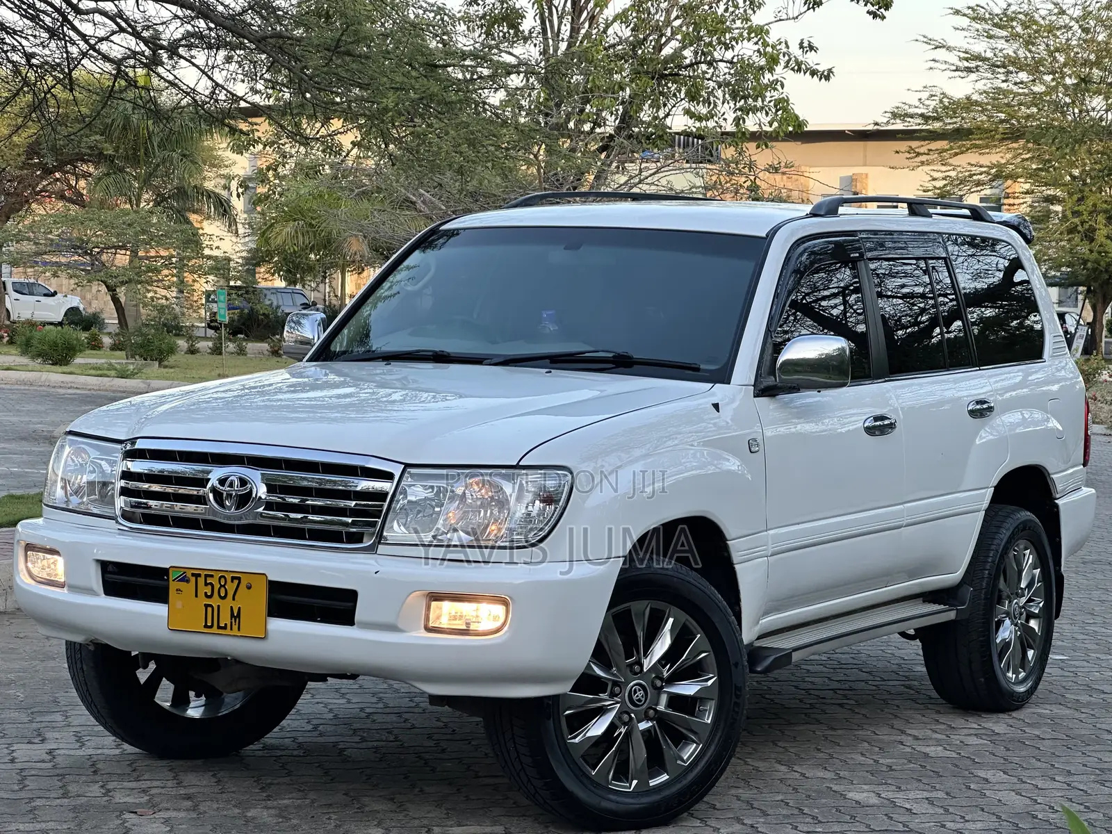 Toyota Land Cruiser 2000 Pearl