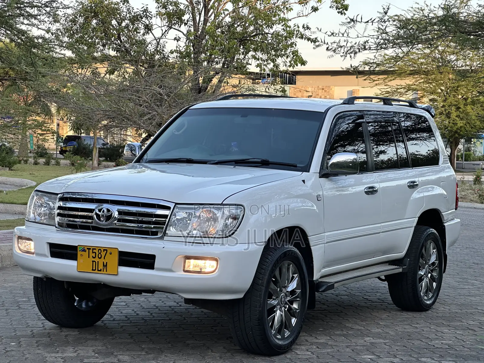 Toyota Land Cruiser 2000 Pearl