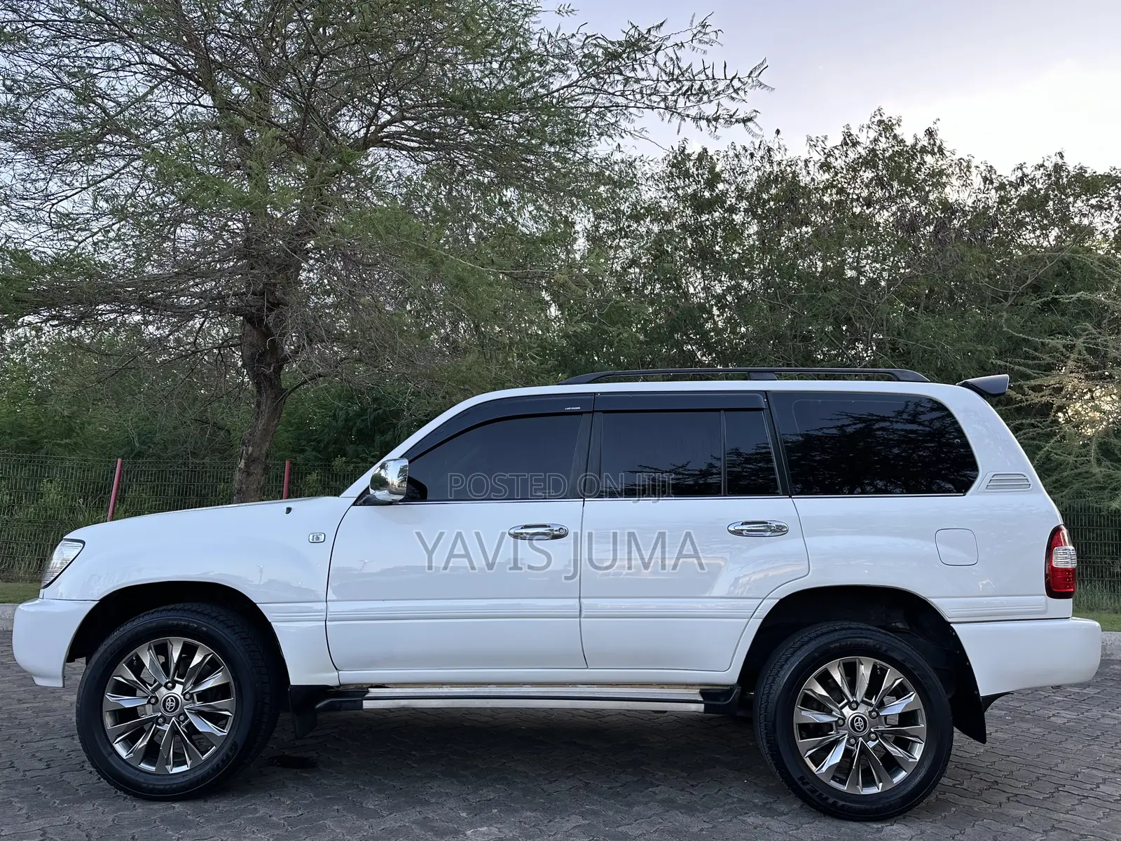 Toyota Land Cruiser 2000 Pearl
