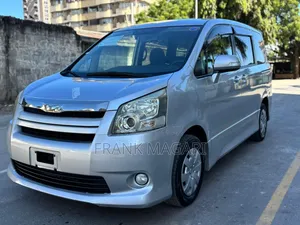 Toyota Noah 2008 Silver