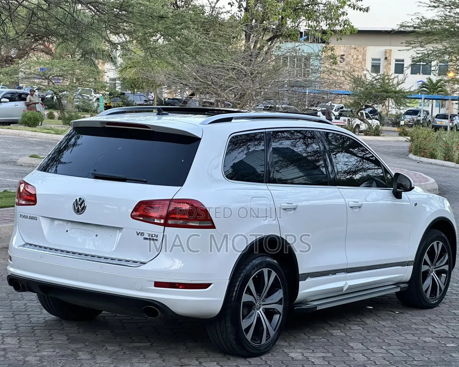 Volkswagen Touareg 2014 White