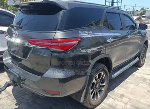 Toyota Fortuner 2017 Gray