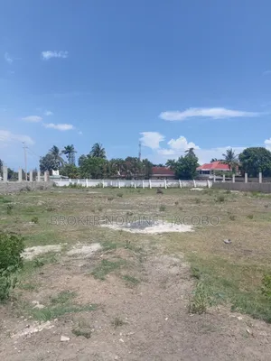 Photo - Plot for Sale CQMT 3000 Bei Dollar 700,000