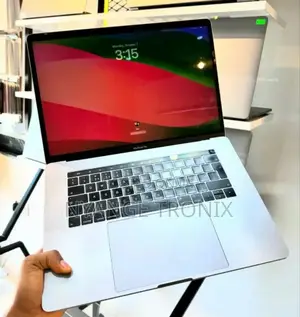 Laptop Apple MacBook Pro 2018 16GB Intel Core I7 SSD 512GB