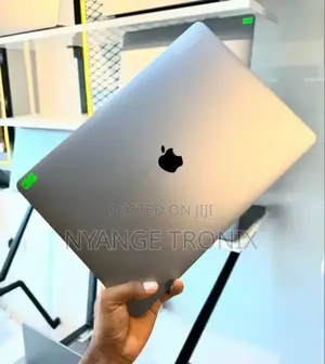 Laptop Apple MacBook Pro 2018 16GB Intel Core I7 SSD 512GB