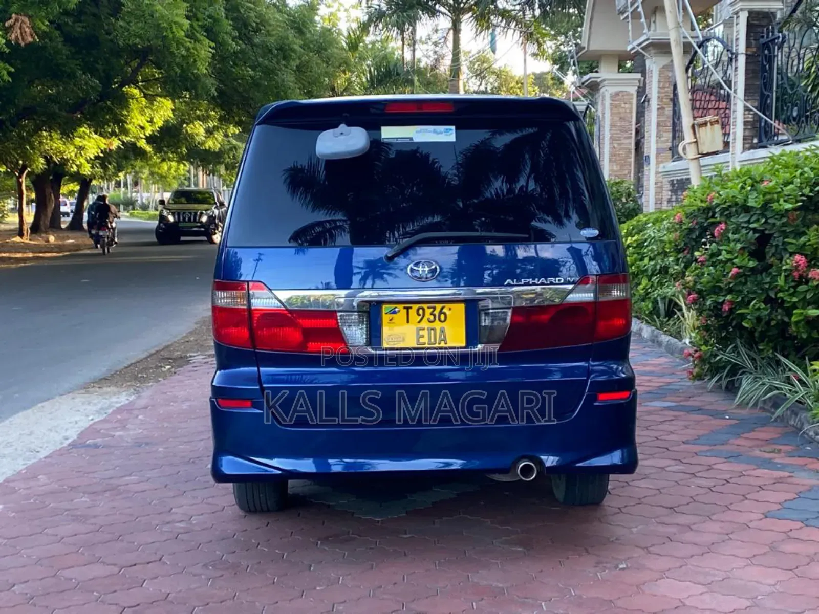 Toyota Alphard 2005 Blue