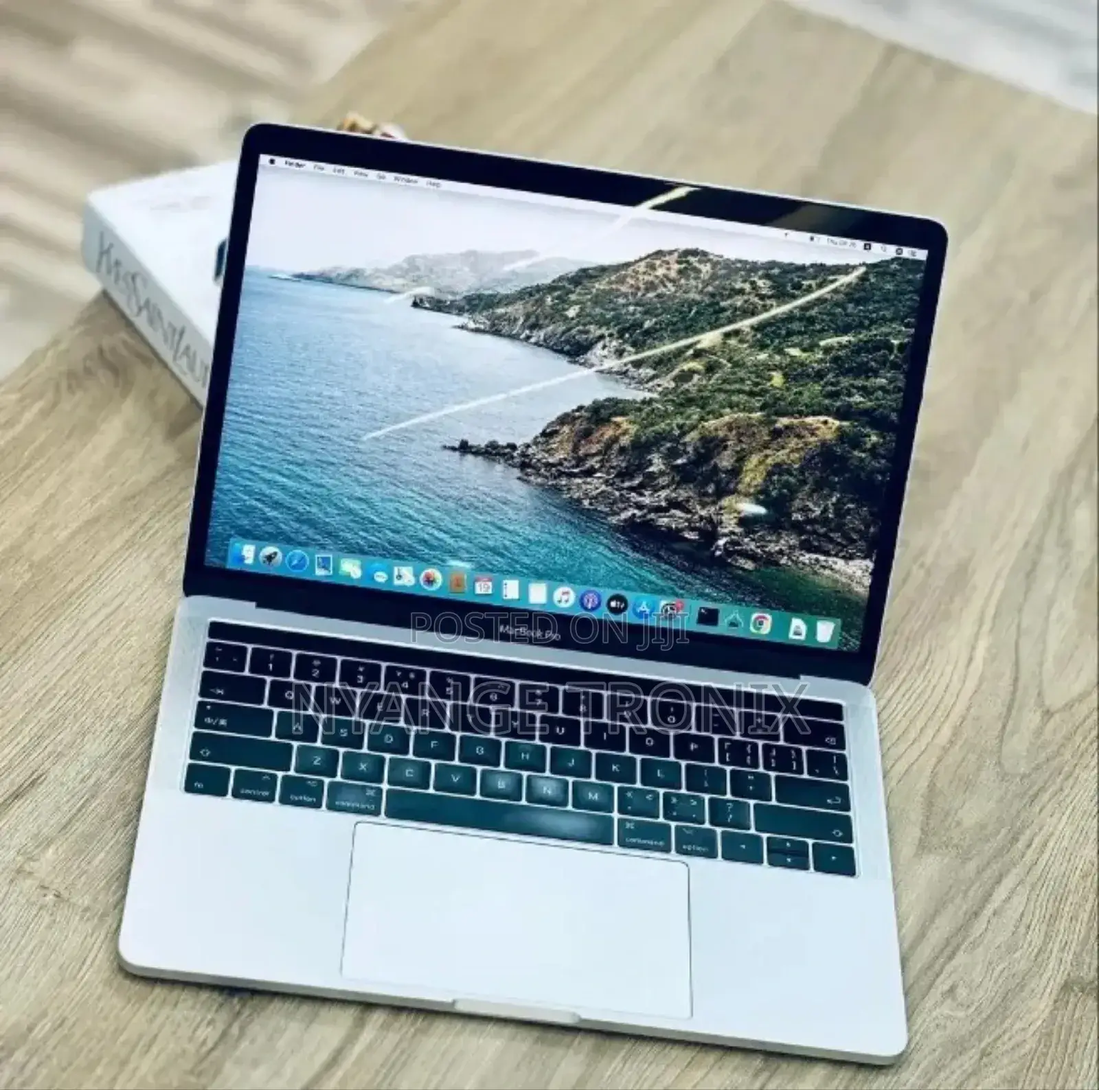 Laptop Apple MacBook Pro 2017 16GB Intel Core I7 SSD 1T