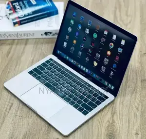 Laptop Apple MacBook Pro 2017 16GB Intel Core I7 SSD 1T