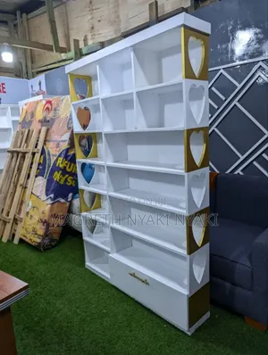 Photo - Shoerack Ya Kisasa Ya Kuwekea Viatu Na Pochi