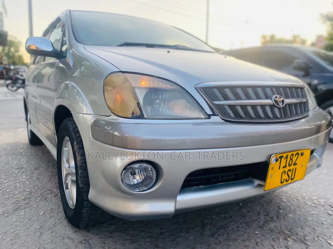 Toyota Nadia 2003 Silver