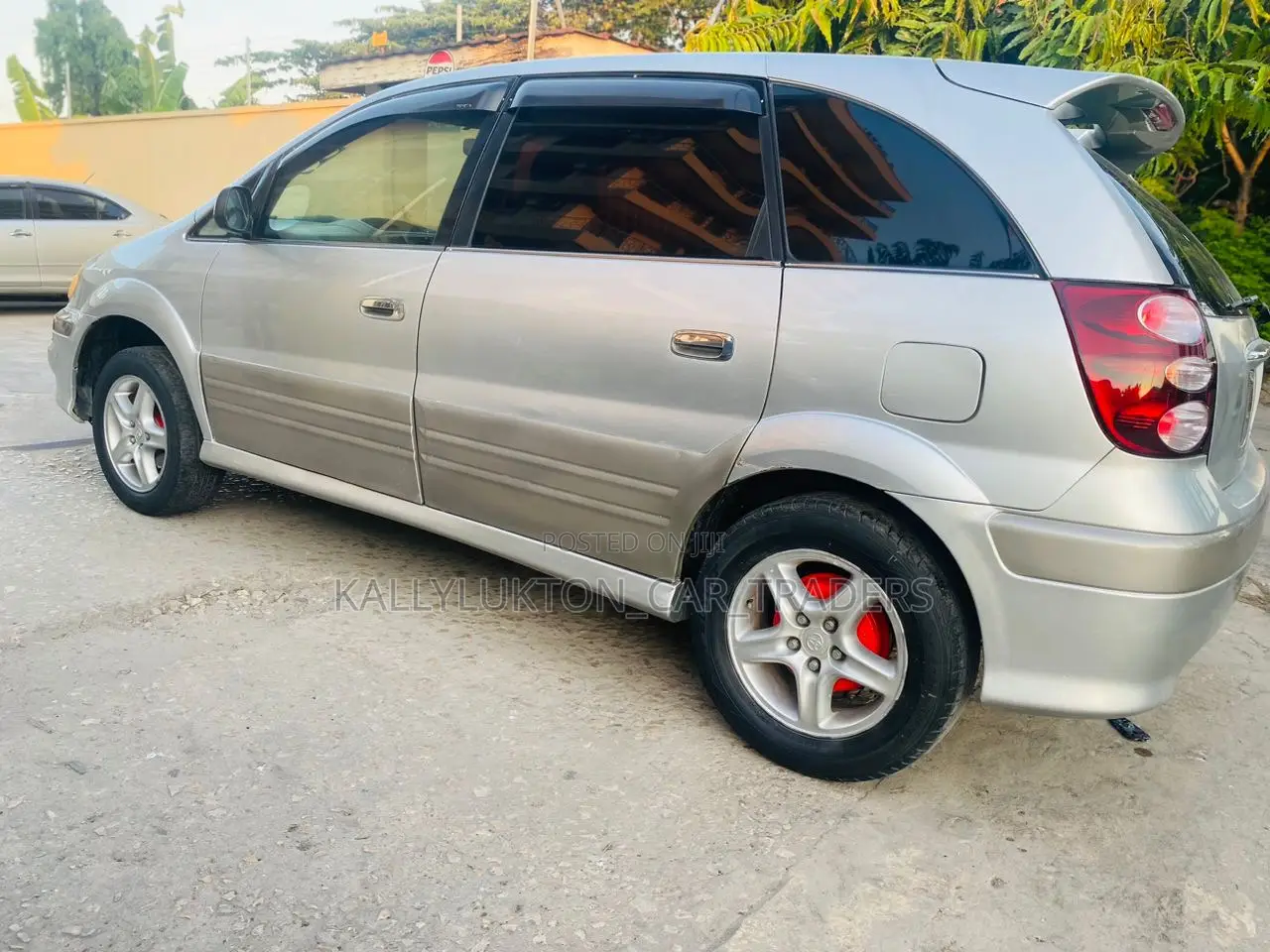 Toyota Nadia 2003 Silver