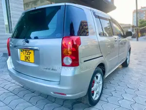 Toyota Raum 2005 Blue
