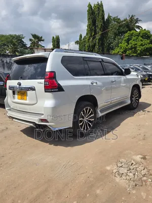 Toyota Land Cruiser Prado 2017 White