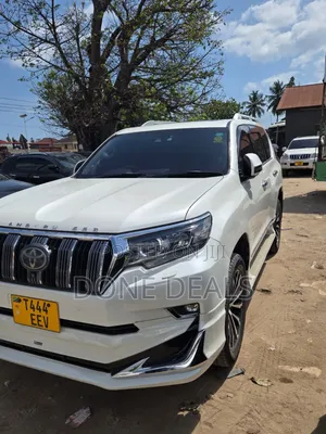 Toyota Land Cruiser Prado 2017 White