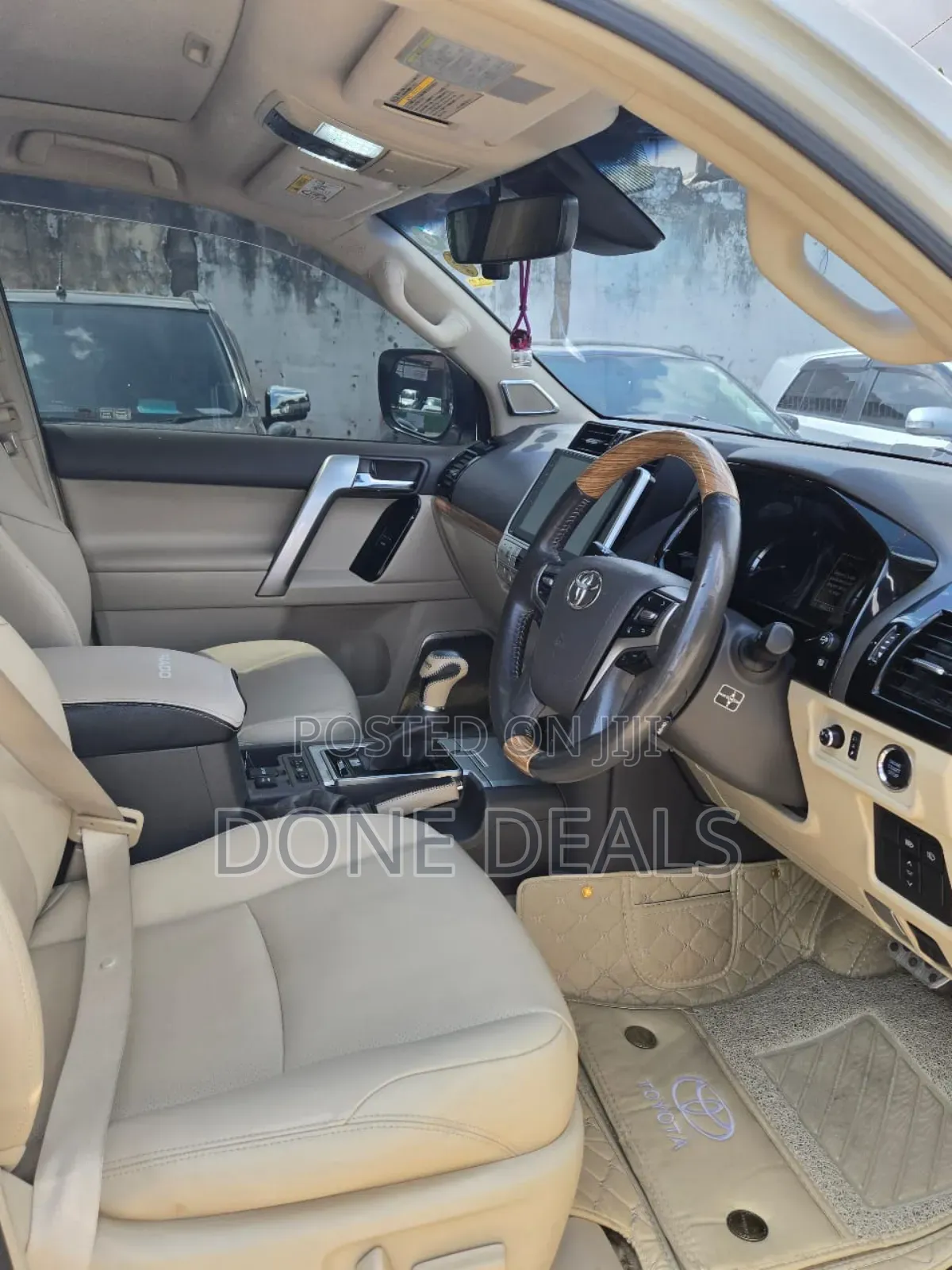 Toyota Land Cruiser Prado 2017 White