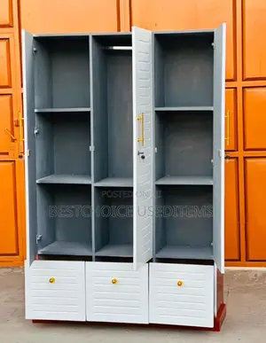 Kabati La Milango Mitatu Nzurii Mnoo Rangi Nyeupe